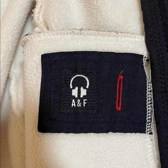 Abercrombie & Fitch Women's White Fleece Full-Zip Jacket Size Medium - Picture 7 of 9